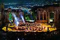 Trionfo senza precedenti al Teatro Antico di Taormina: il Festival Lirico dei Teatri di Pietra consolida la propria egemonia culturale nel Mezzogiorno grazie a un trittico sinfonico da antologia