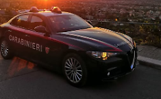 Stalking per gelosia: arrestato un 48enne accusato di aver picchiato un 59enne