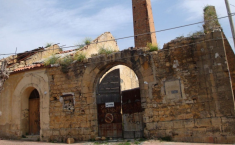 Dal vano 3 spunta un castello con cavallo rampante: l'ex gasometro di via Angeli si prepara a diventare museo