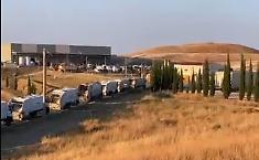 La discarica di Timpazzo sotto pressione: il Tmb verso il tetto annuale, code di camion e proteste dei comuni fuori ambito