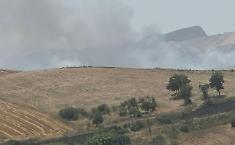 Sicilia in fiamme: vasti roghi a Resuttano ma anche tra Ragusa, Siracusa e Palermo, canadair e mezzi aerei in azione