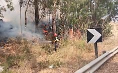 Il fuoco minaccia le abitazioni di Butera: &egrave;allarmeIl fuoco minaccia le abitazioni di Butera