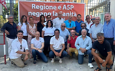 Ferragosto di presidio davanti all'ospedale di Gela: Di Stefano chiede rinforzi