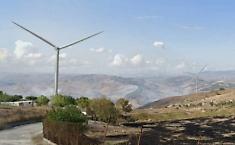 Sulle cinque pale eoliche da installare a Mussomeli gi&agrave; soffia il vento delle polemiche: &laquo;Troppo vicine al Castello&raquo;