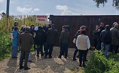 &laquo;Il cancello si deve riaprire&raquo;: sindaco ordina la riapertura dell'accesso al mare sbarrato