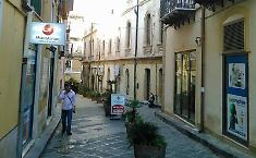 Caltanissetta: botte da orbi in via Palermo, feriti e tracce di sangue fino a piazza Garibaldi