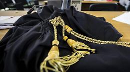 Rimase incinta da alunno di 14 anni, chiesti 7 anni per la prof