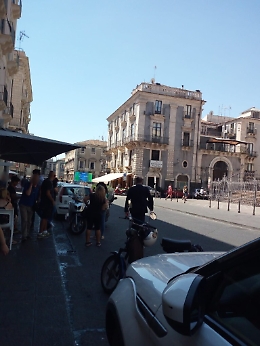 Catania, centro storico soltanto a piedi: si allargano aree pedonali