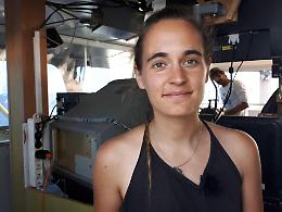 Migranti: forzò il blocco navale, archiviazione per Carola Rackete