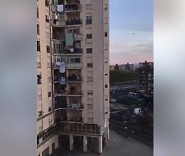 Coronavirus, da Milano a Librino tutti a balconi e finestre per flashmob sonoro