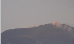 L'Etna si sta "ricaricando": in aumento tremore ed emissione di cenere