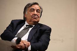 Palermo, Leoluca Orlando prende la tessera del Pd