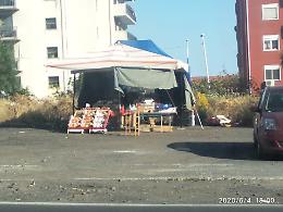Catania: mercato abusivo in via Benedetto Croce