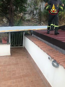 Bomba d'acqua e tromba d'aria tra Scordia e Ramacca, scoperchiata casa di riposo