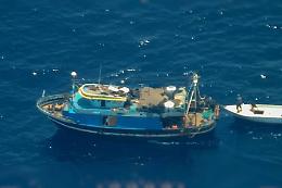 Migranti: sequestrata ad Agrigento nave madre, fermati 23 tunisini