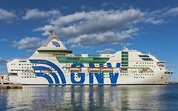 Migranti, arriva un'altra nave quarantena: sarà ormeggiata al largo di Lampedusa