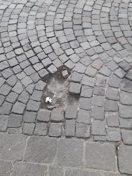 Catania:  Sanpietrini divelti in piazza della Repubblica