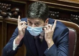 Forum Covid, Speranza: «Non siamo ancora fuori da fase difficile»