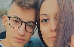 Auto investe bovino, morti due fidanzati ventenni nel Catanese