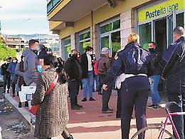 Catania, «Assembramenti alle Poste: subito i vigilanti e tutti gli sportelli vengano aperti»