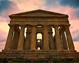 Agrigento, dipendente del Parco archeologico si faceva restituire i biglietti e li rivendeva ad altri turisti