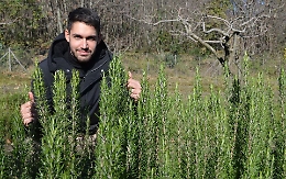 Roberto, un pezzo di terra in regalo per la laurea: "Così costruisco il mio futuro"
