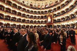 Al Bellini una "Carmen" tra gli applausi, senza paura del coronavirus