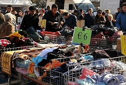 Mercato settimanale, fissate cinque aperture straordinarie