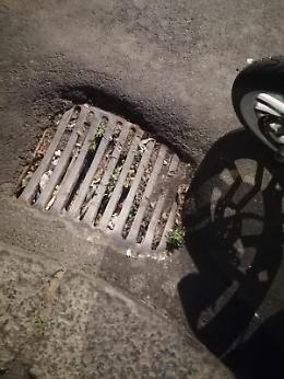 Catania: tombino otturato via Borrello angolo via Fullone