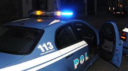Evade da domiciliari e s'improvvisa "acrobata" su balconi e tubature...