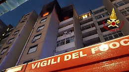 Incendio a Librino, pompieri derubati. Salvini: «Roba da matti»