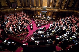 Manovra, c'è il sì del Senato: dalla mini plastic tax alla cannabis light, ecco cosa cambia