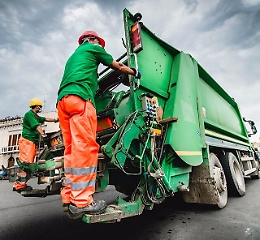 Rifiuti Castelvetrano, protesta blocca uscita mezzi della "Dusty" di Catania