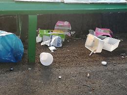 Catania, in piazza Majorana c'è di tutto, tranne che decenza e decoro