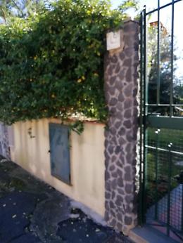 San Pietro Clarenza: palo della luce caduto e mai ripristinato