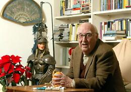 Camilleri, il vecchio leone non molla anche se condizioni restano gravi