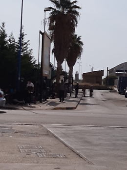 Migranti, tunisini espulsi, girano liberamente per Porto Empedocle