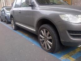 Catania, un'altra automobile vandalizzata in via Teramo