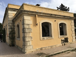 Siracusa, centro sport nautici in faro Maddalena a Punta del Pero