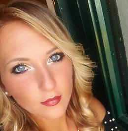 «Tu sei forte, rialzati!»: su Facebook le esortazioni degli amici di Angela