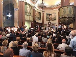 Morto in Croazia, ai funerali di Vinci la commozione dell'amico sindaco di S. A. Militello