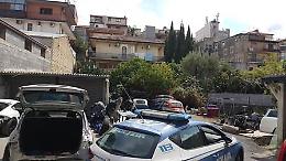 Reati ambientali e lavoratori in nero in un autocarrozzeria a Librino