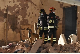 Catania, un boato e poi il crollo: in via Crispi viene gi&ugrave; palazzina di tre piani