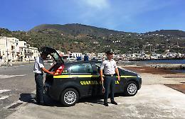 Isole Eolie, scoperto un B&amp;b abusivo e 14 lavoratori in nero