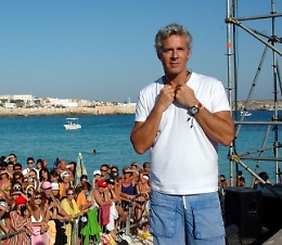 Baglioni torna a Lampedusa per omaggio a vittime naufragi