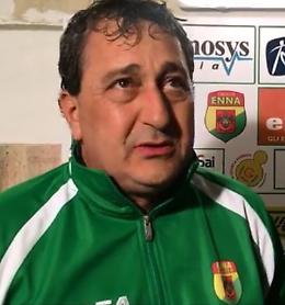 Calcio: la fiaba dell'Enna non è solo il primo posto in classifica, ma i 33 anni che separano 2 giocatori