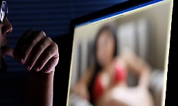 Ragazza catanese vittima di ricatti sessuali denuncia l'estorsore