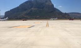 Aereo sversa carburante a Palermo: tre voli vengono dirottati