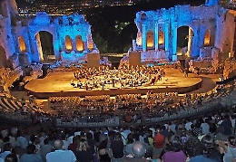 La Regione non paga e Taormina si indebita «Teatro Antico aperto per evitare figuracce»