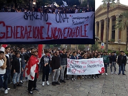Studenti in piazza contro la Buona Scuola al grido di "Cacciamo Renzi"